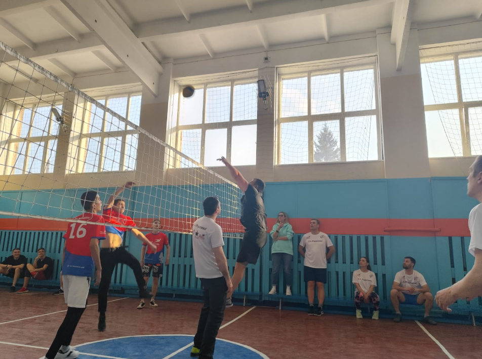 Новости благотворительного фонда Дружеский турнир по волейболу: спортсмены фонда "Ты Можешь!" - сотрудники ITC-Electronics 