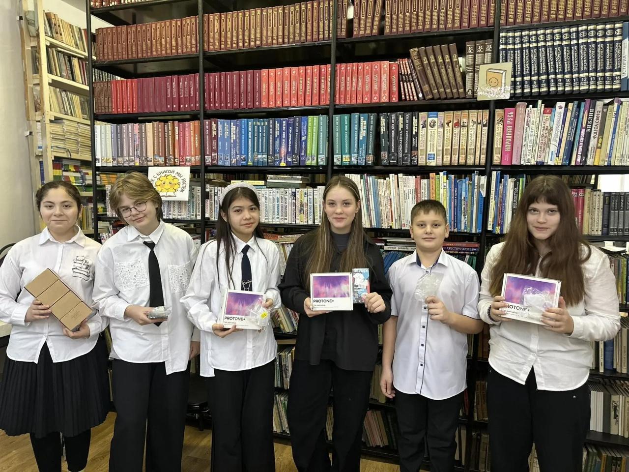 Новости благотворительного фонда Праздник достижений: тёплые кадры школьных линеек и вручение призов